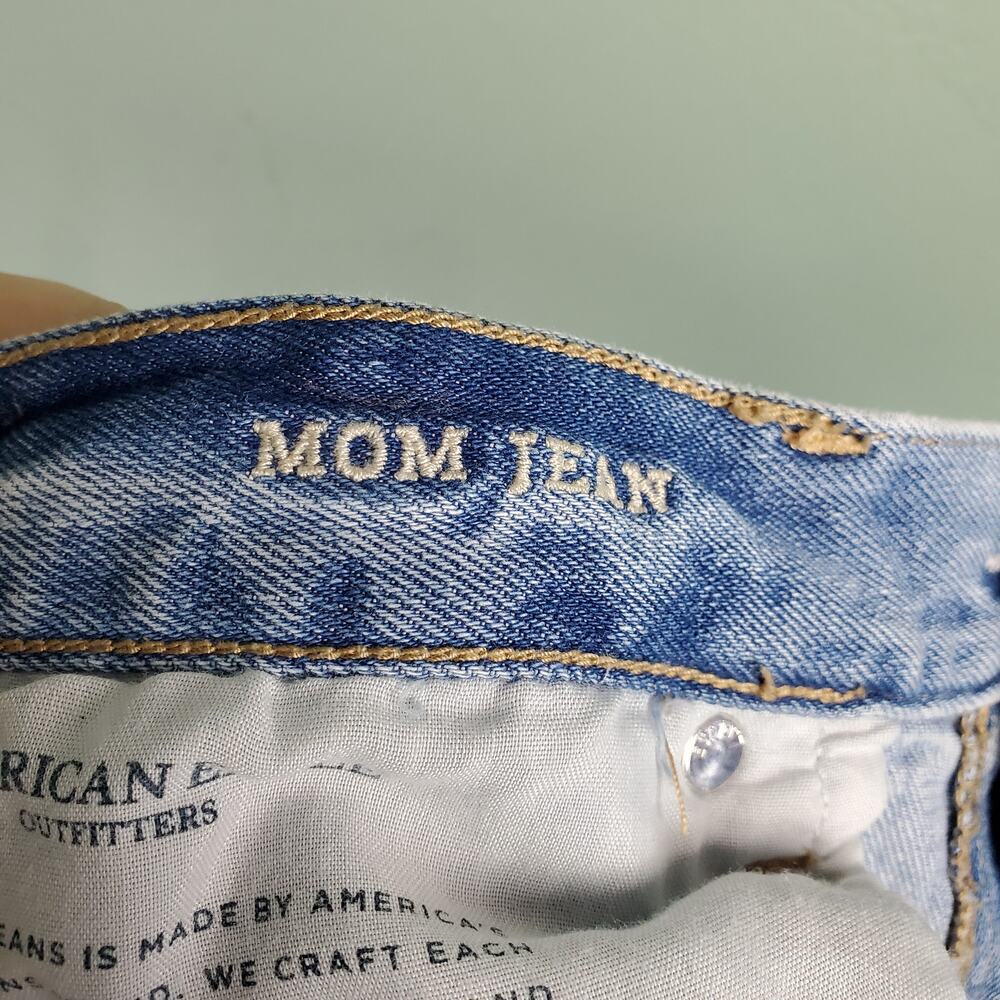 American Eagle Outfitters Light Wash Distressed Mom Jeans Size 12 - Picture 4 of 7